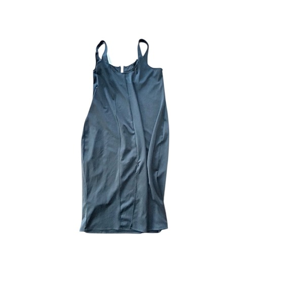 Good American Scuba U Ring Corset
NWT Midi Dress Black Fitted Size 5 - Picture 10 of 11